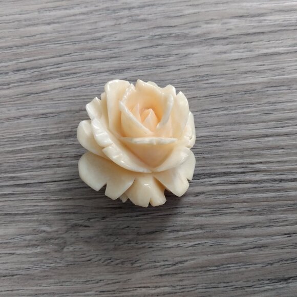 Vintage Carved Rose Brooch - Picture 2 of 15